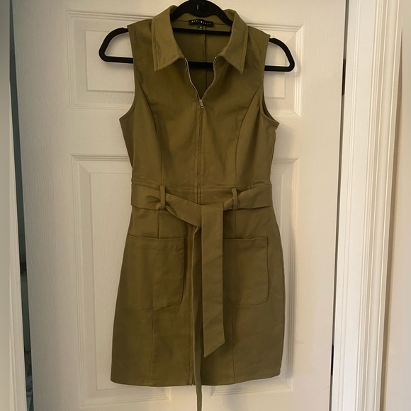 SCENIC ROUTE OLIVE UTILITY DRESS - Picture 3 of 4